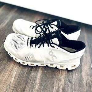 On Cloud Runners Mens size 10.5